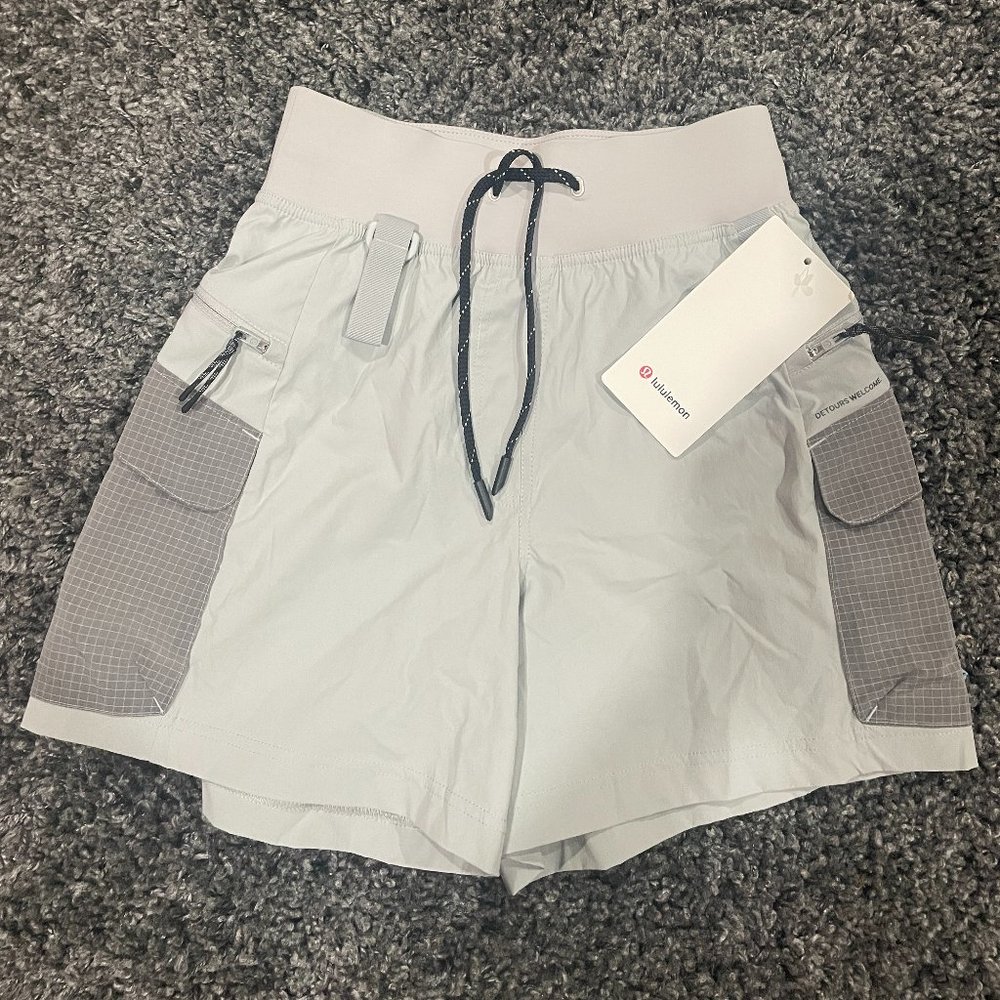 Lululemon! Multi-Pocket Cargo HR Hiking Short 5" Size 2